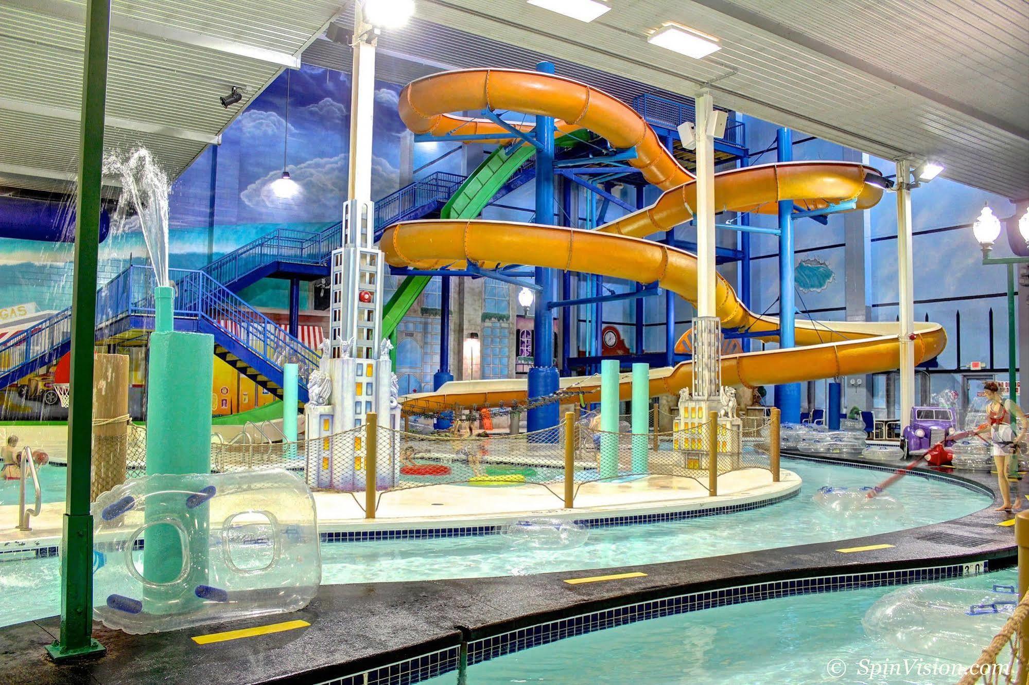 Metropolis Resort - Eau Claire Bagian luar foto